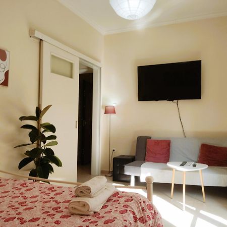 Next To Metro! Bright Apartment With Fully Equipped Kitchen أثينا المظهر الخارجي الصورة