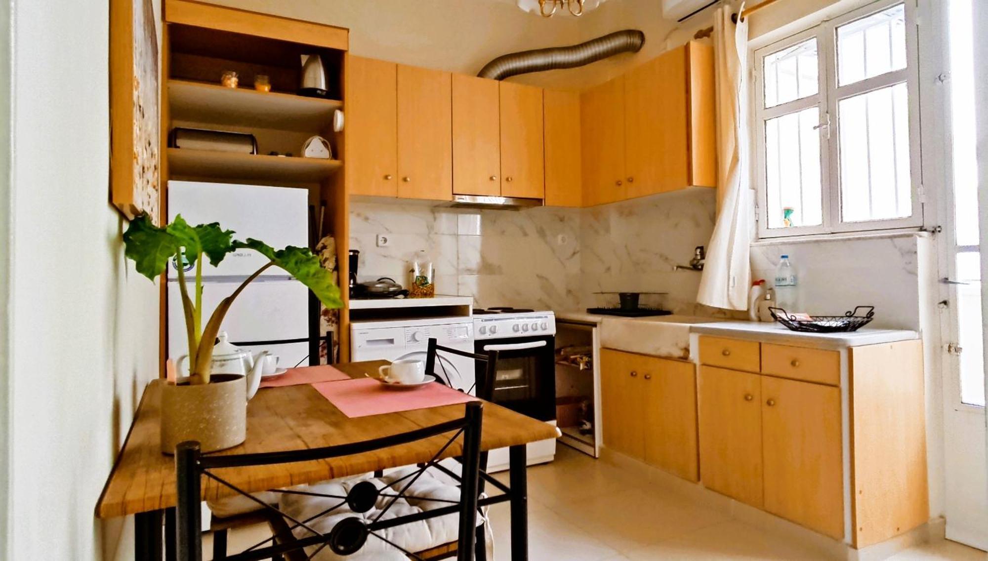 Next To Metro! Bright Apartment With Fully Equipped Kitchen أثينا المظهر الخارجي الصورة