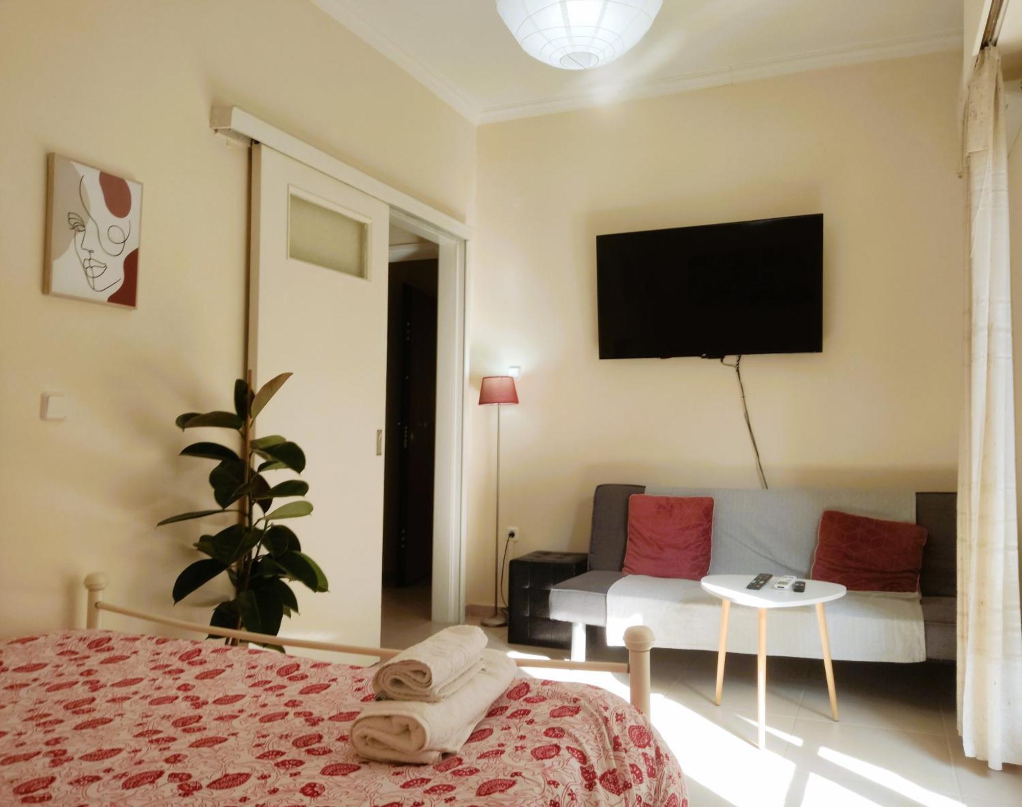 Next To Metro! Bright Apartment With Fully Equipped Kitchen أثينا المظهر الخارجي الصورة