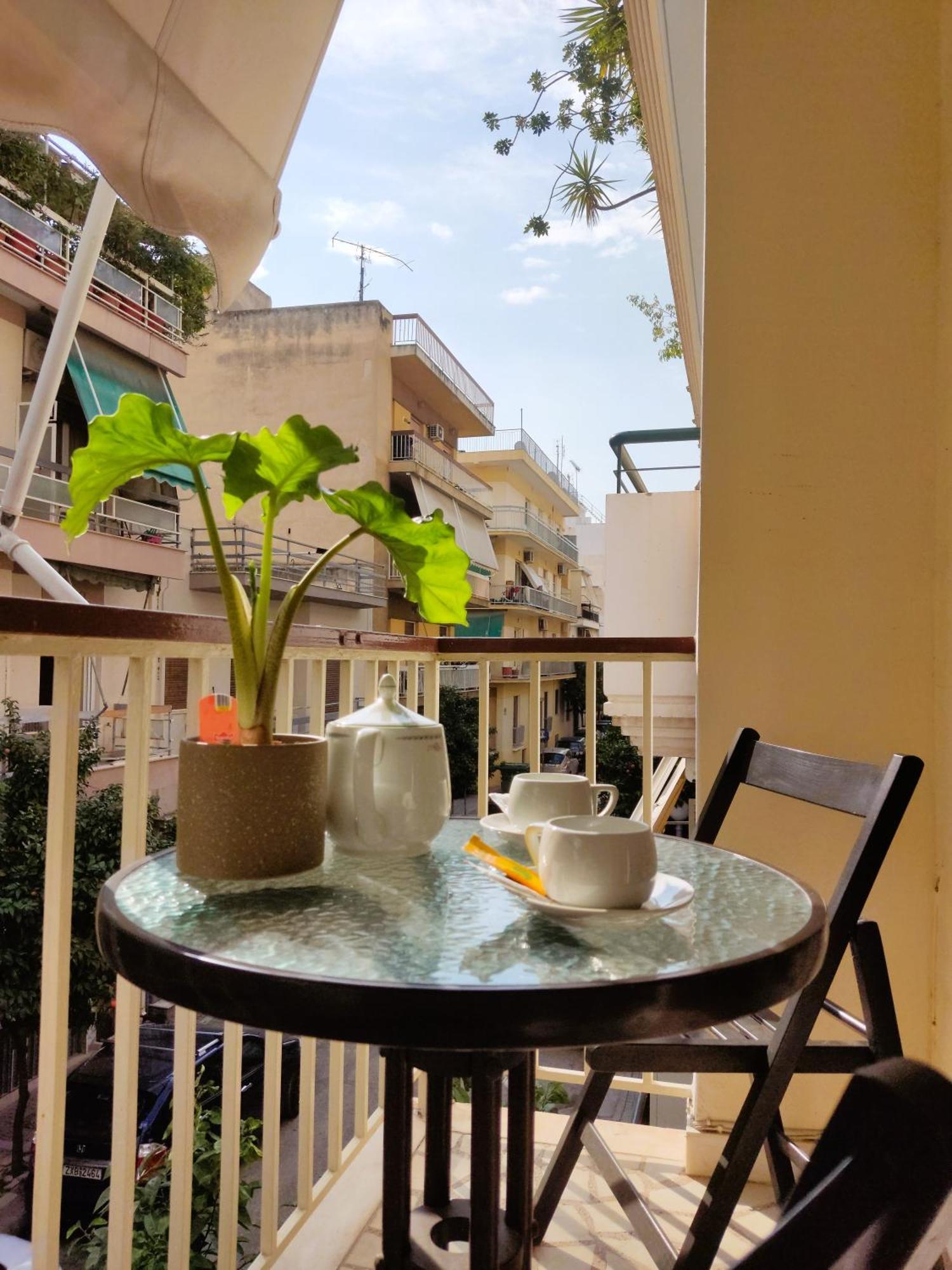 Next To Metro! Bright Apartment With Fully Equipped Kitchen أثينا المظهر الخارجي الصورة